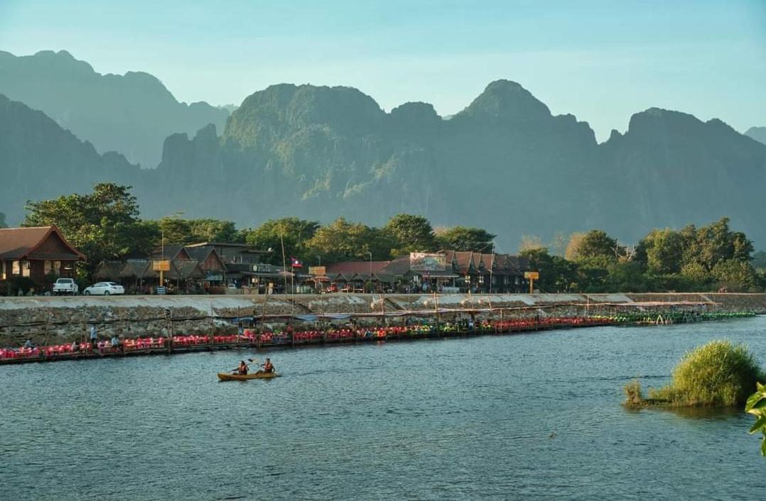 Vang Vieng Th Central Park Hotel エクステリア 写真